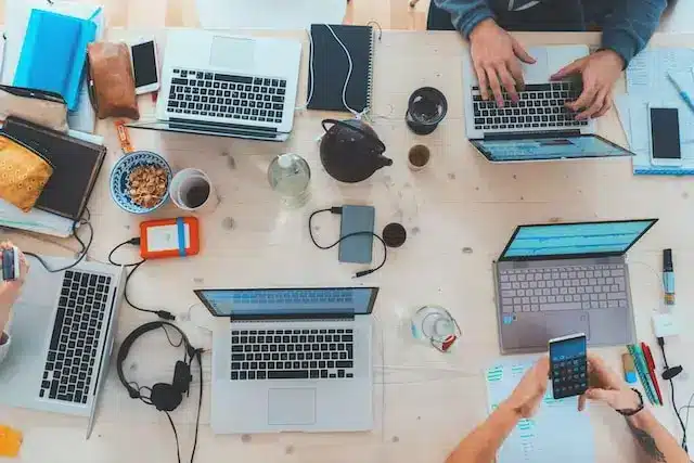 5 Reasons you should outsource your customer service.